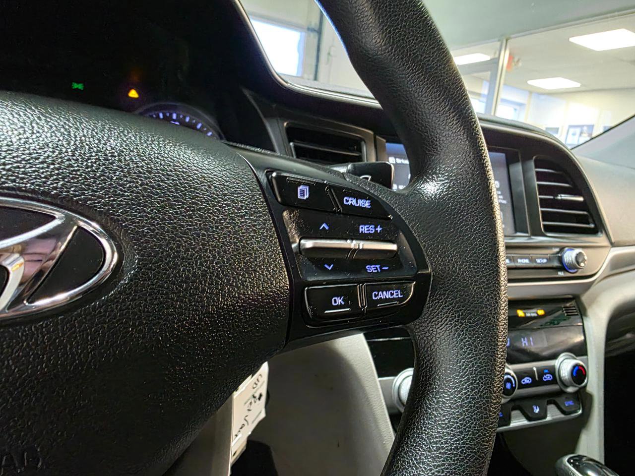 Used 2020 Hyundai Elantra SEL image 28