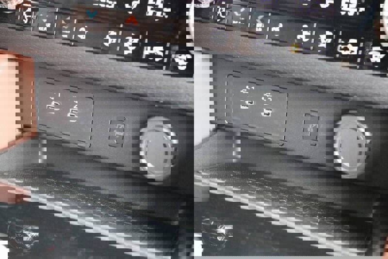 New 2025 Mitsubishi Outlander SEL image 21