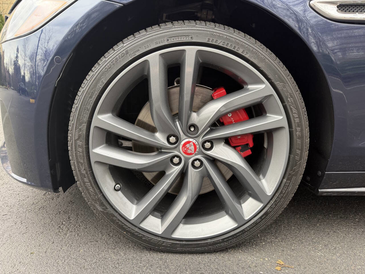 Used 2018 Jaguar XF S image 12