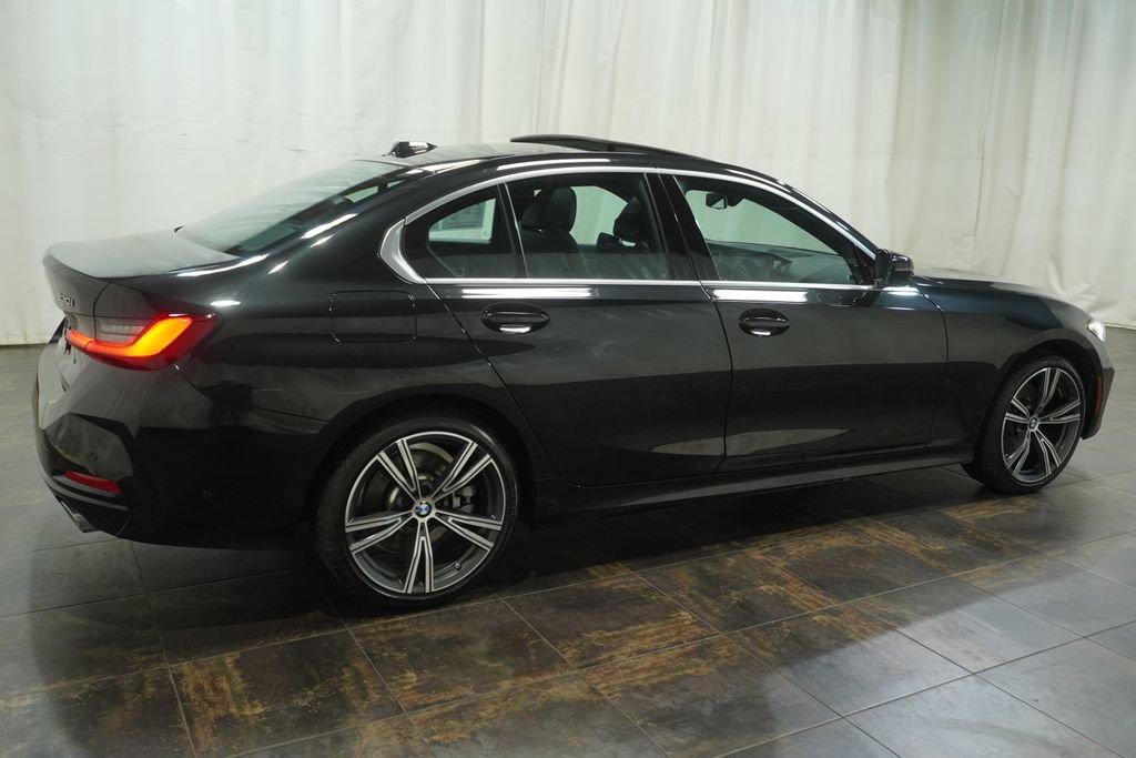 Used 2024 BMW 330i xDrive Sedan w/ Convenience Package AWD/4WD image 3