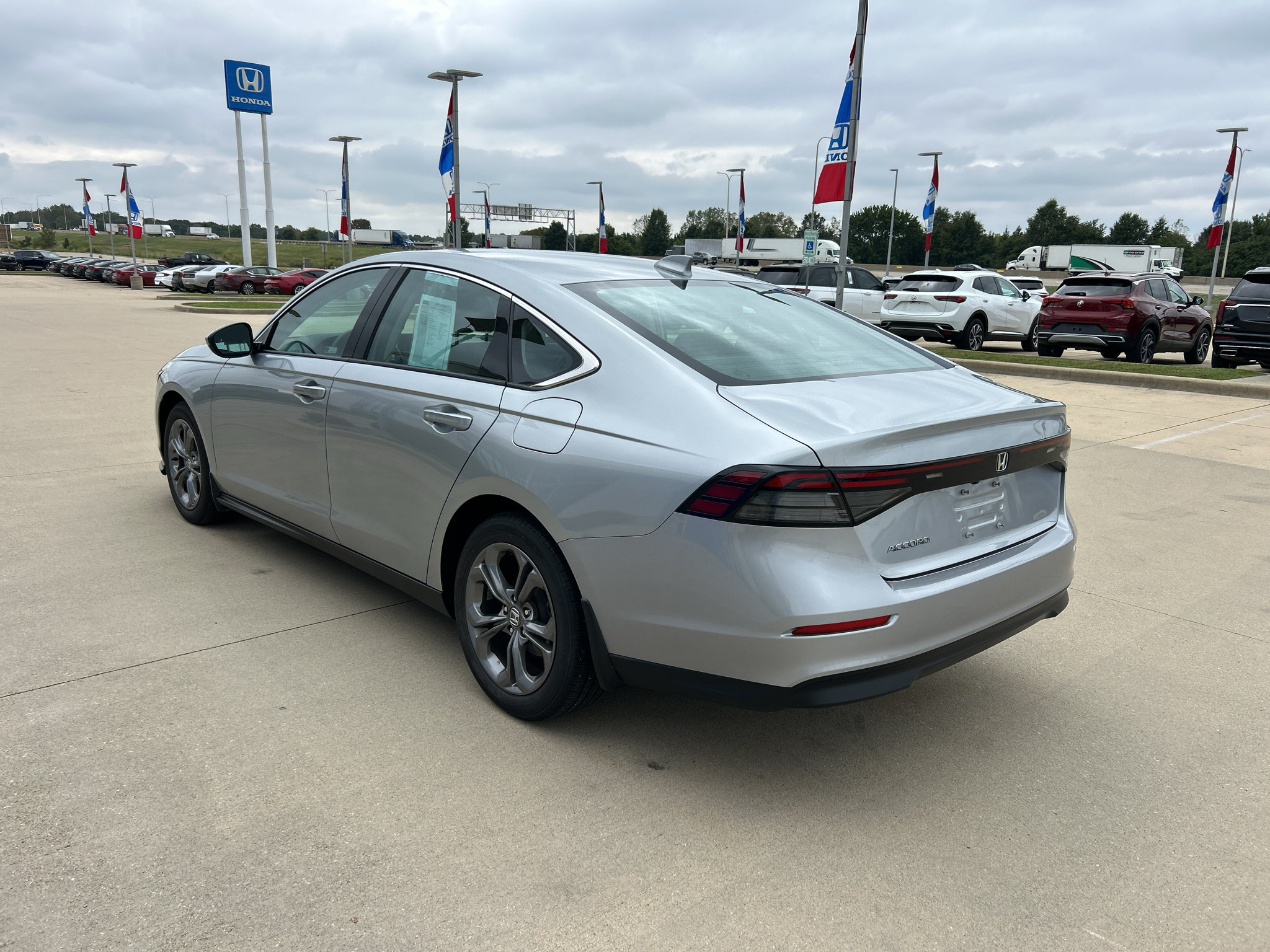 Used 2024 Honda Accord EX image 7