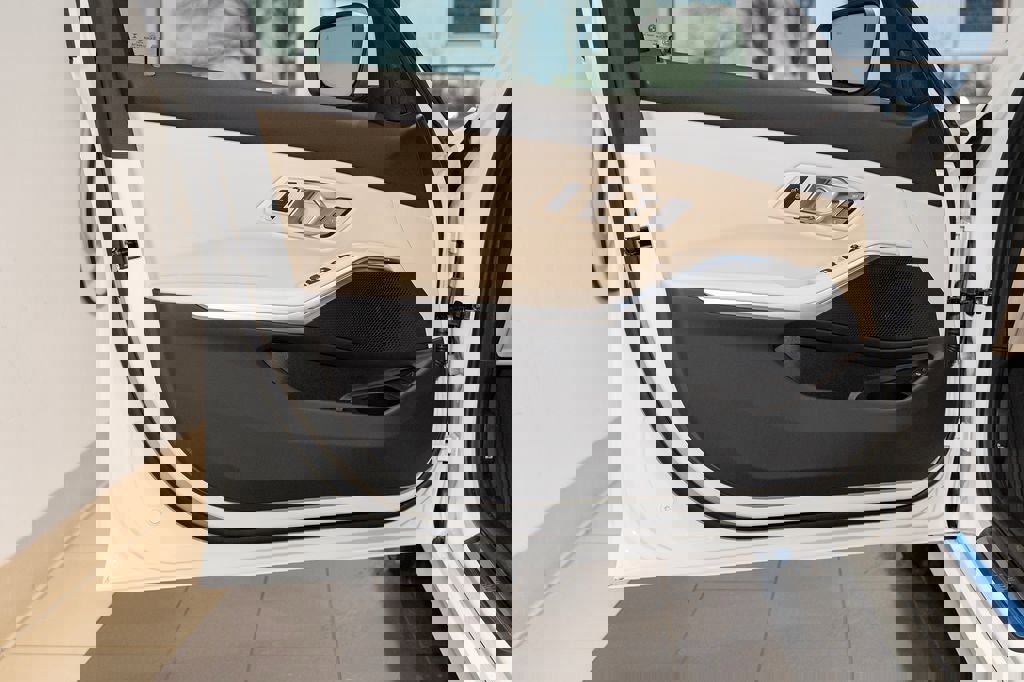 Used 2026 BMW 330i xDrive Sedan w/ Convenience Package image 12