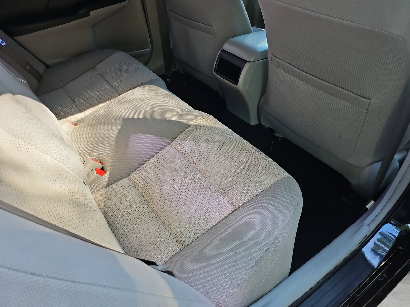 Used 2012 Toyota Camry FWD image 29