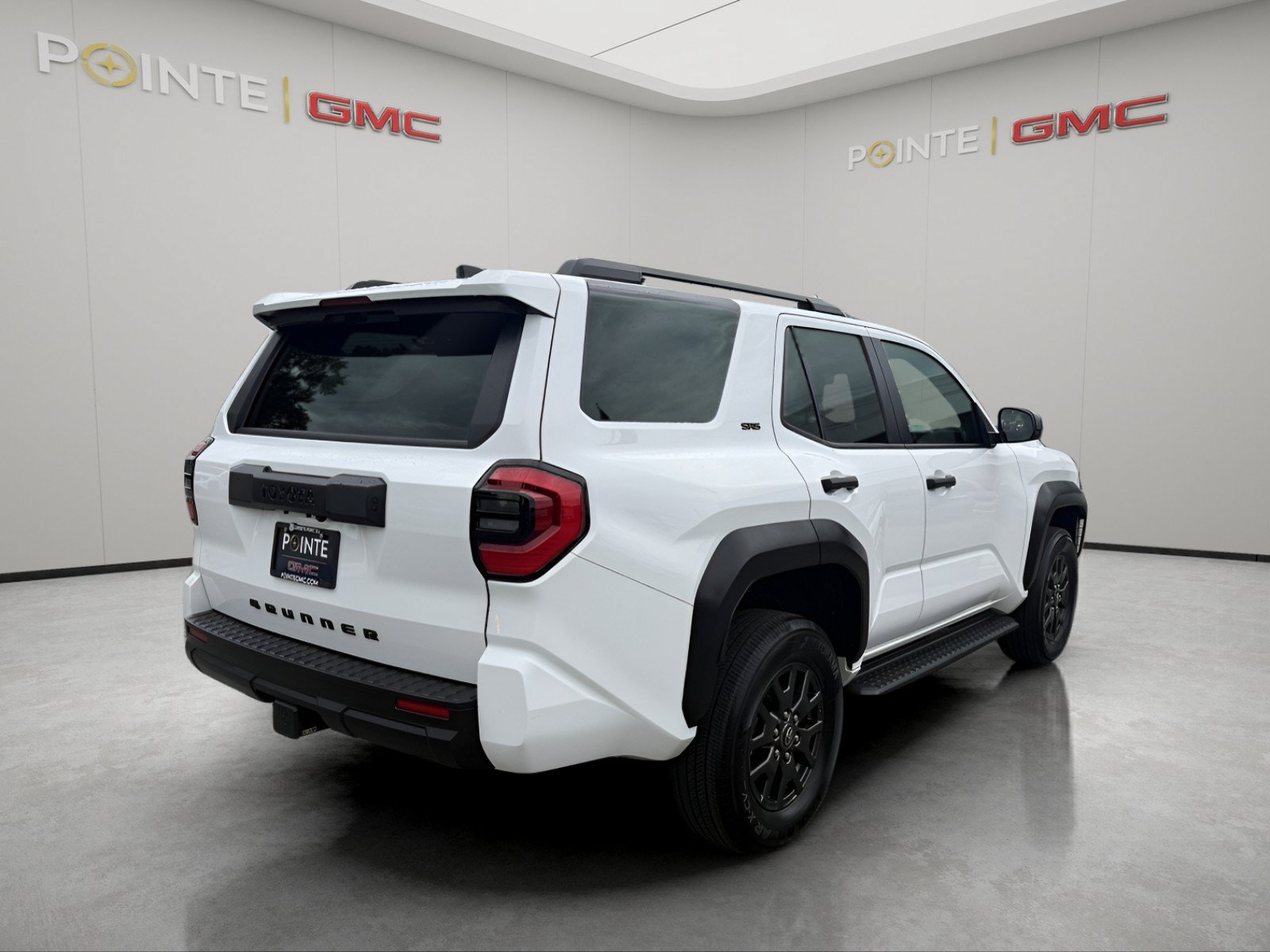 Used 2025 Toyota 4Runner SR5 AWD/4WD image 3