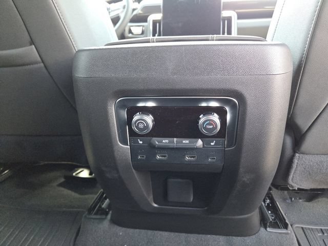 New 2026 GMC Yukon Elevation w/ Elevation Premium Package AWD/4WD image 28