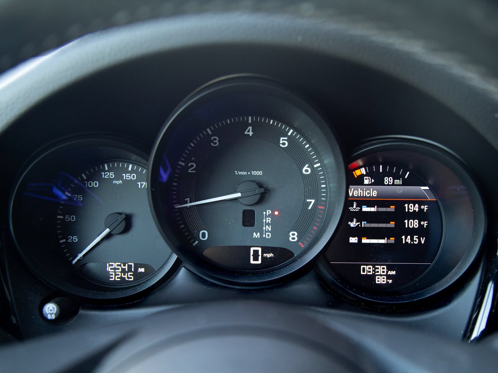 Certified 2024 Porsche Macan AWD/4WD image 10