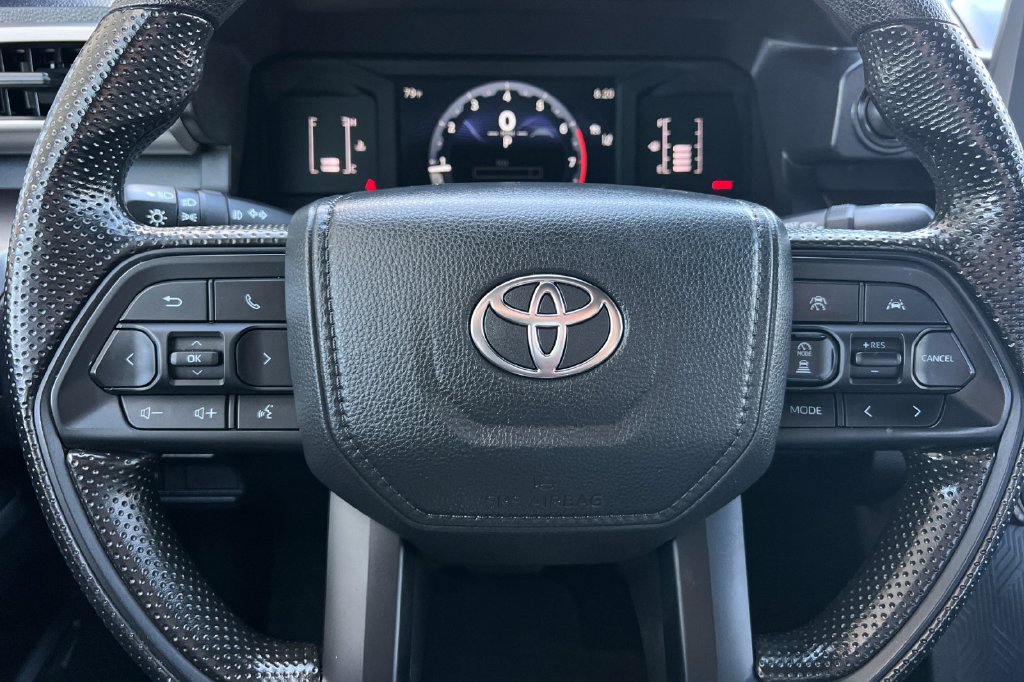 Certified 2025 Toyota Tacoma SR5 AWD/4WD image 26