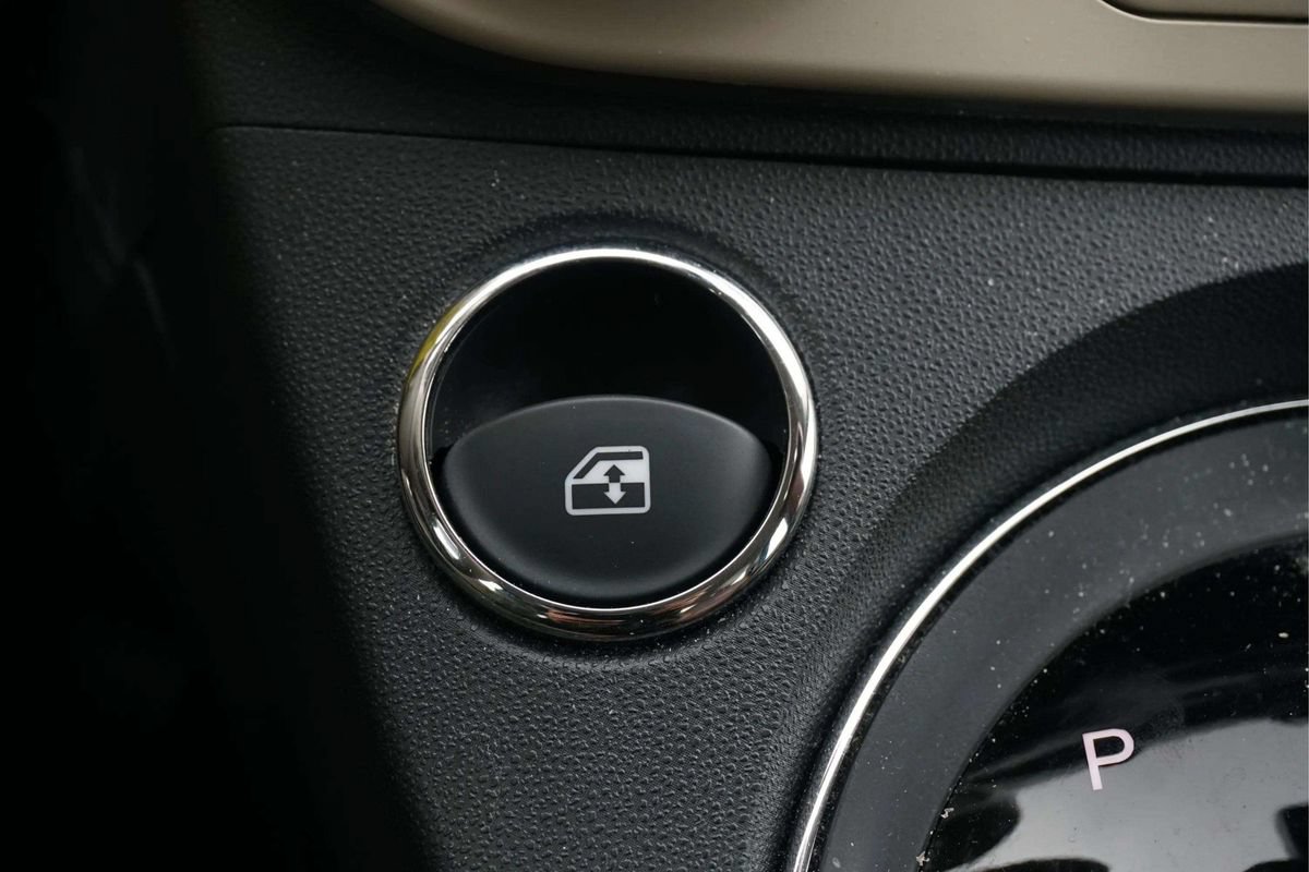 Used 2019 FIAT 500 Lounge FWD image 28