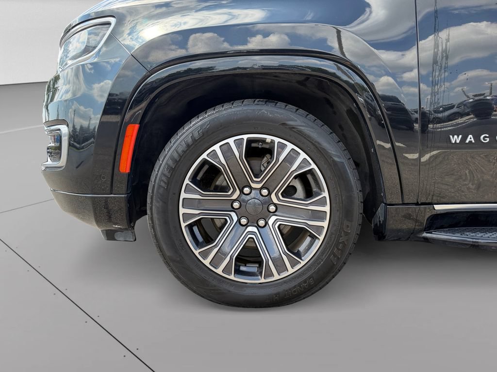 Used 2023 Jeep Wagoneer L Series II AWD/4WD image 12
