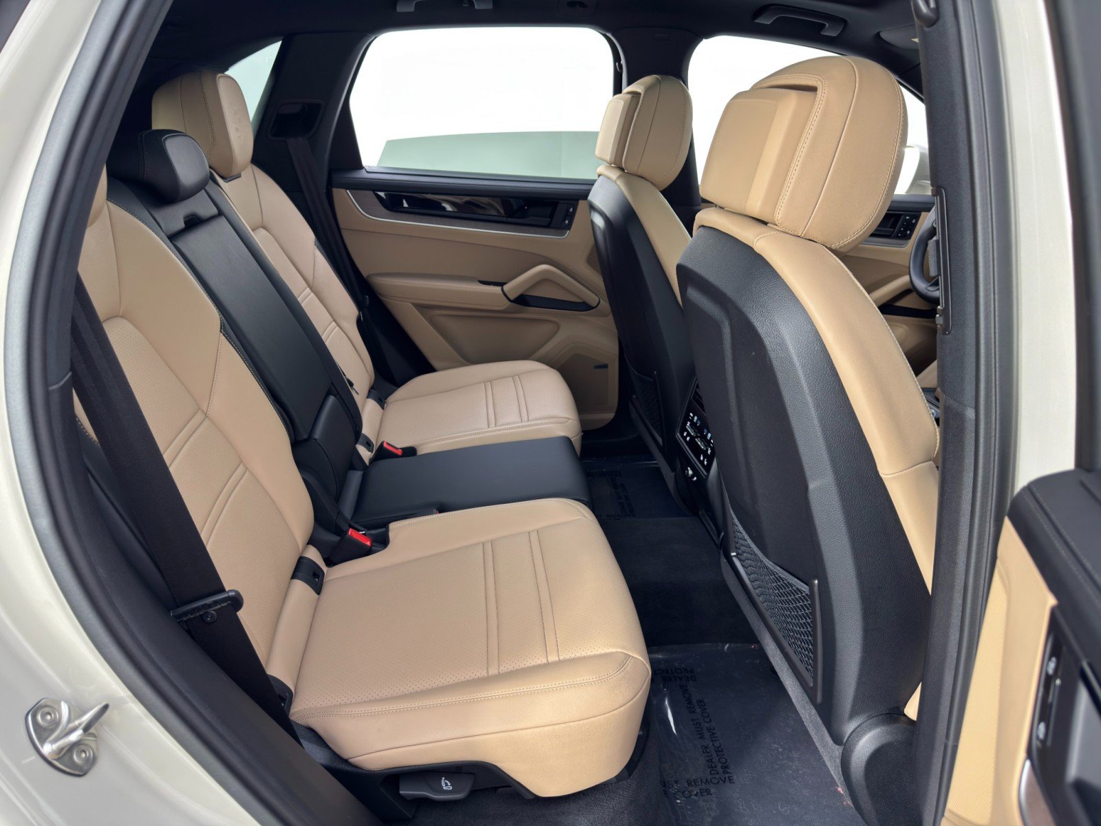 Used 2025 Porsche Cayenne E-Hybrid image 40