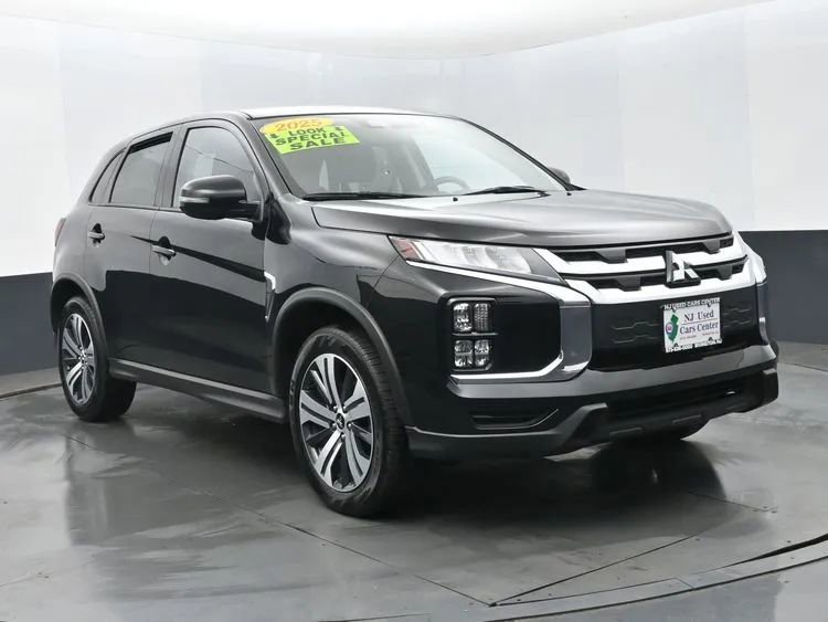 Used 2025 Mitsubishi Outlander Sport ES AWD/4WD image 2