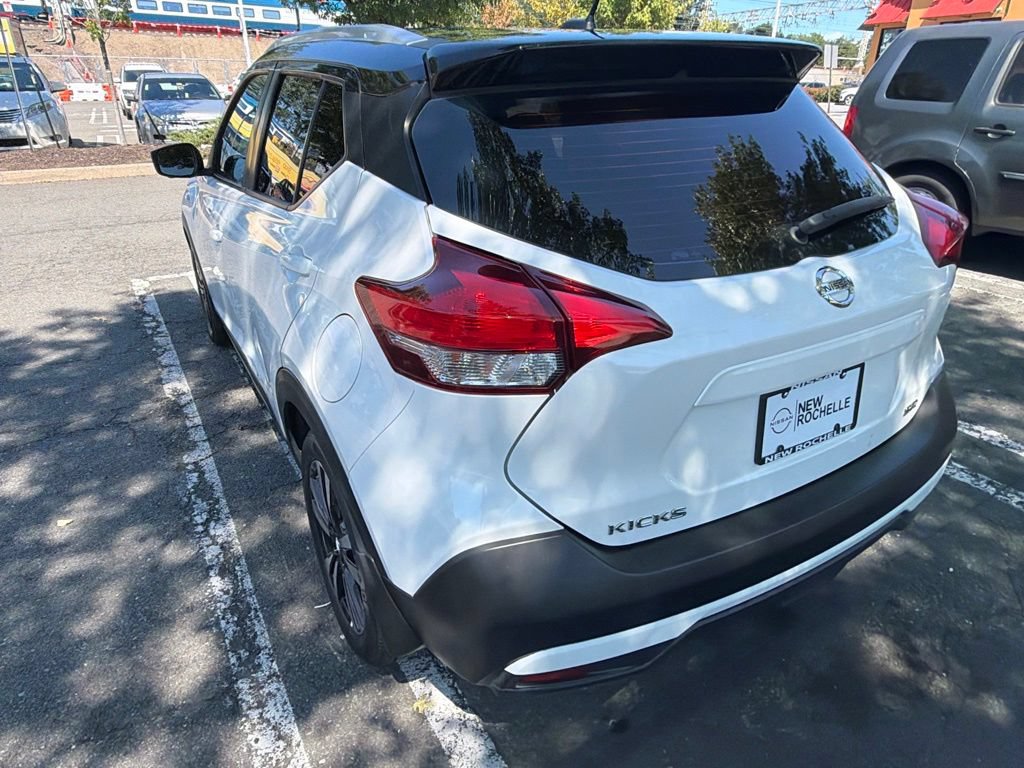 Used 2019 Nissan Kicks SR FWD image 7