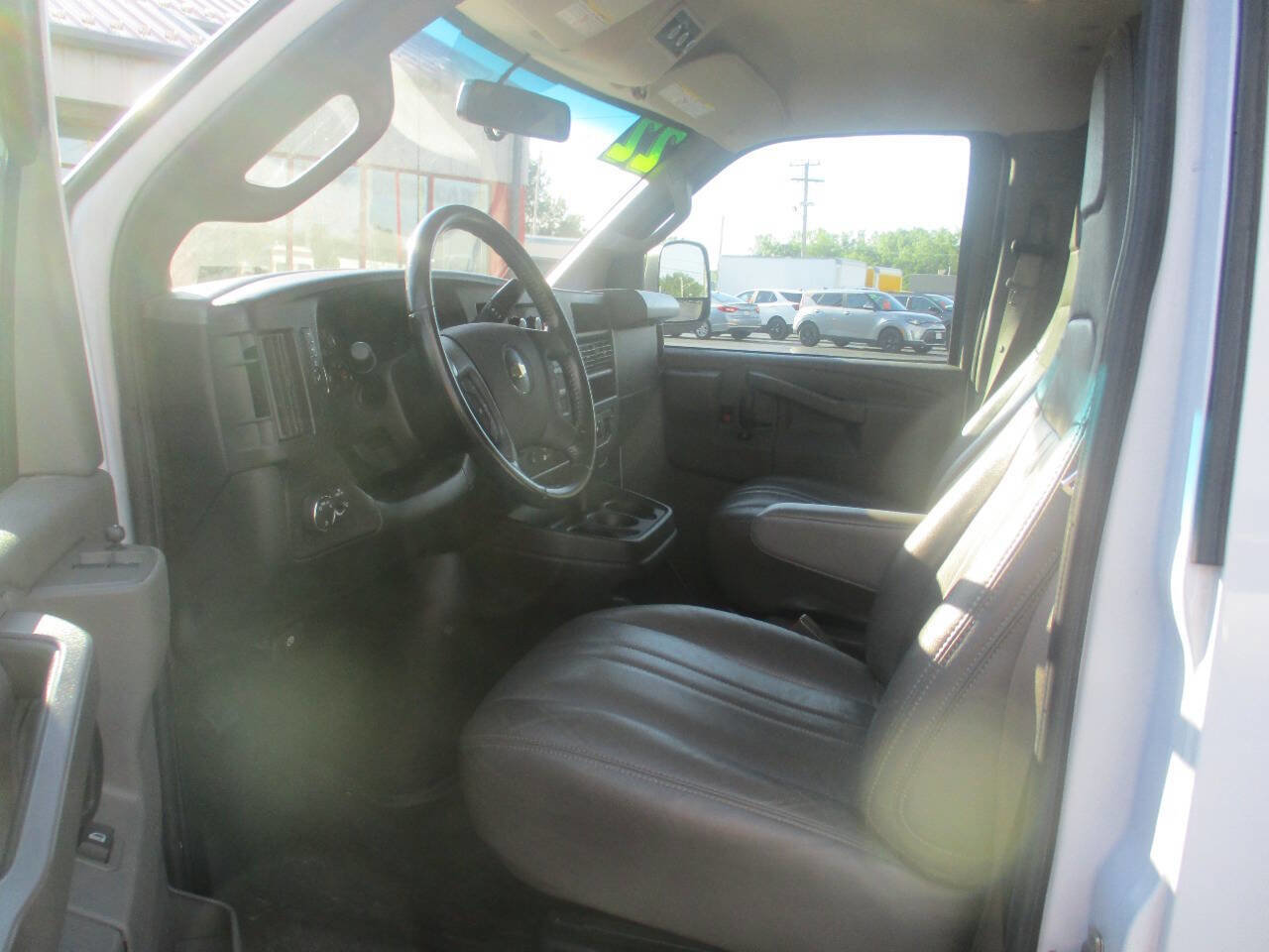 Used 2022 Chevrolet Express 3500 LS image 4