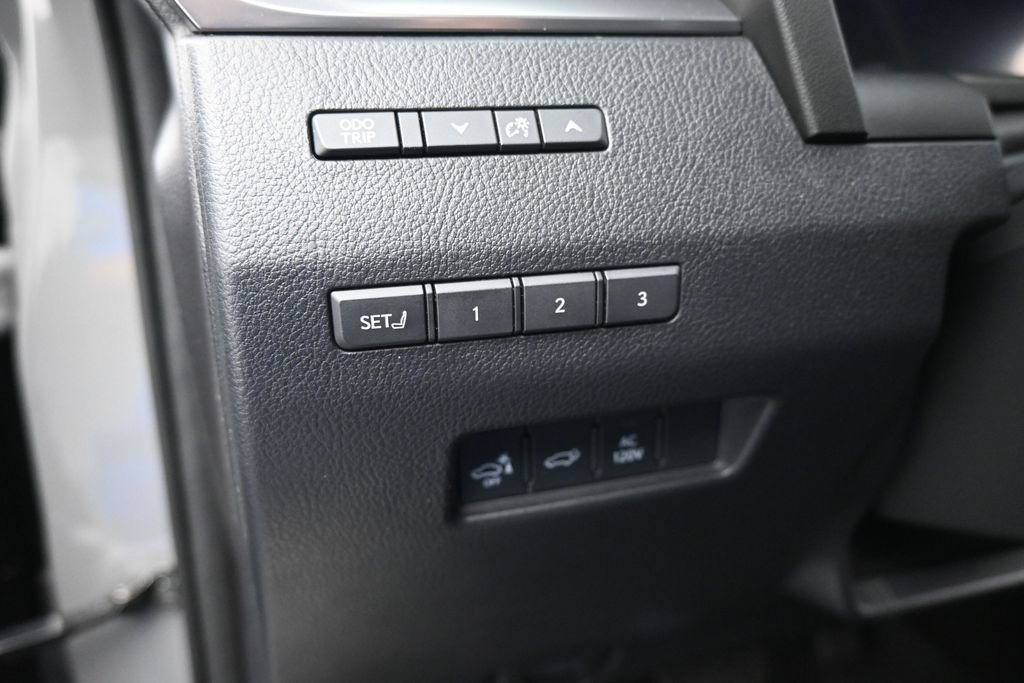 Used 2025 Lexus GX 550 AWD/4WD image 10