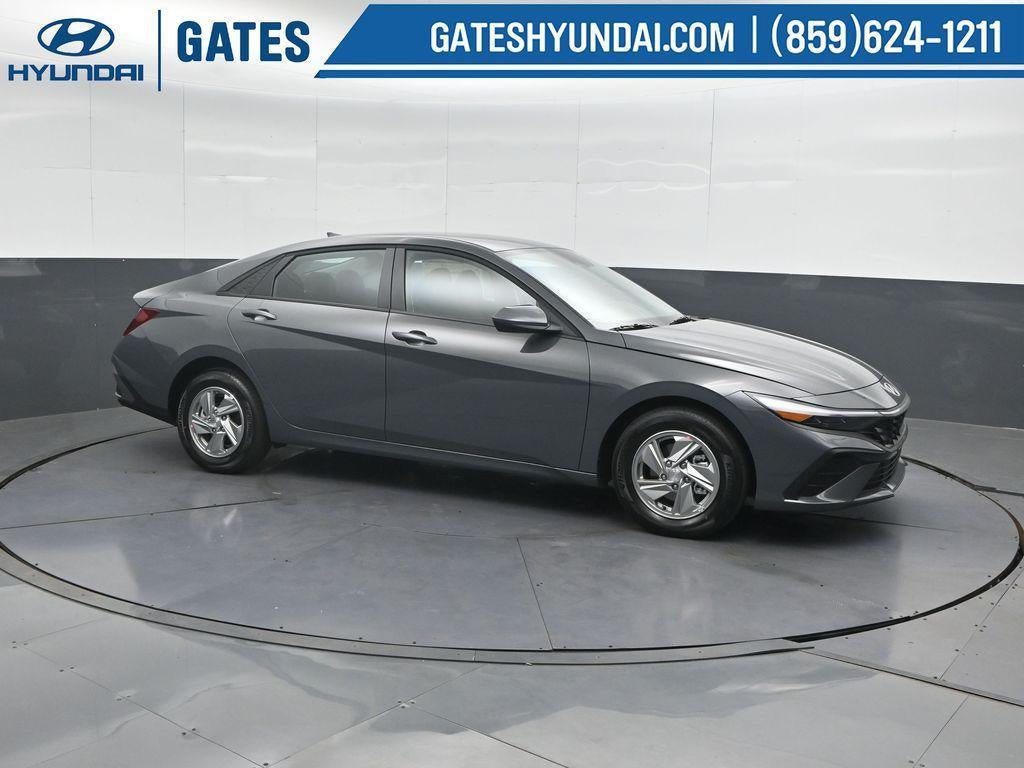 New 2026 Hyundai Elantra SE