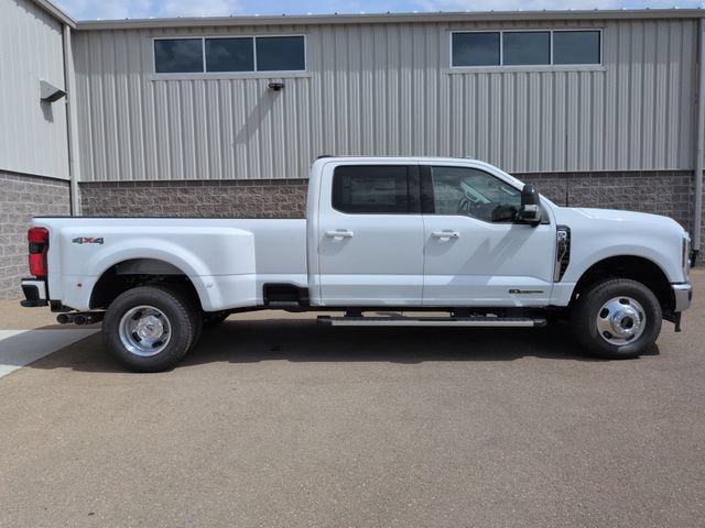 New 2026 Ford F350 Lariat AWD/4WD image 2
