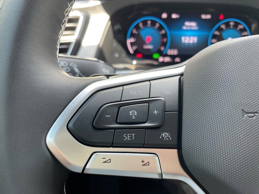 New 2026 Volkswagen Atlas Cross Sport SE image 7