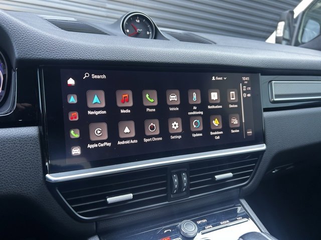 Certified 2022 Porsche Cayenne Platinum Edition image 33