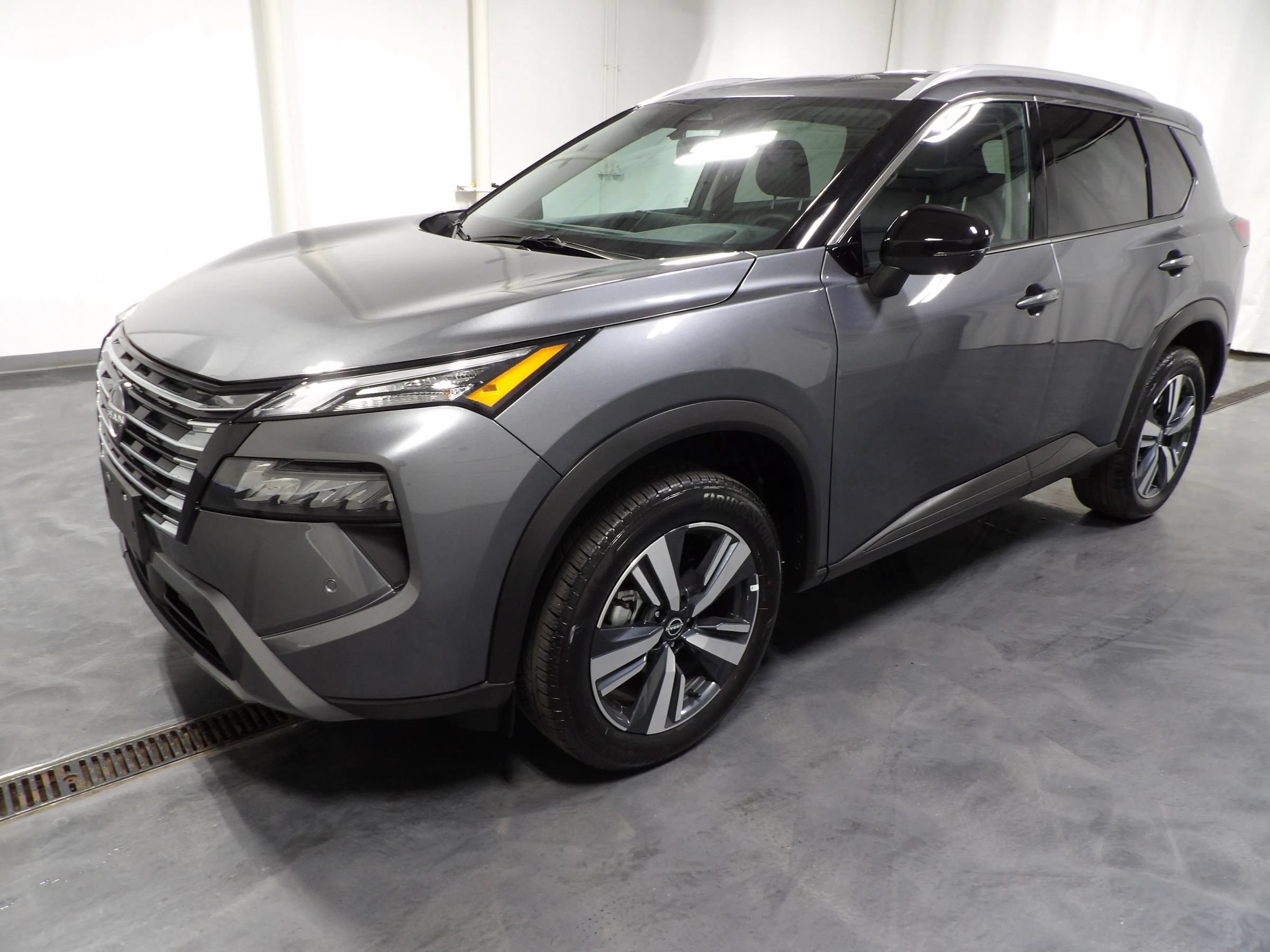 Used 2026 Nissan Rogue SL AWD/4WD image 4