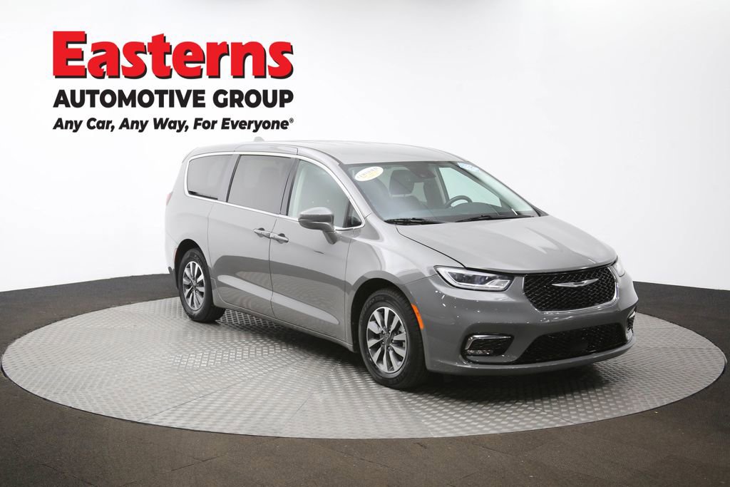 Used 2022 Chrysler Pacifica Touring-L image 50