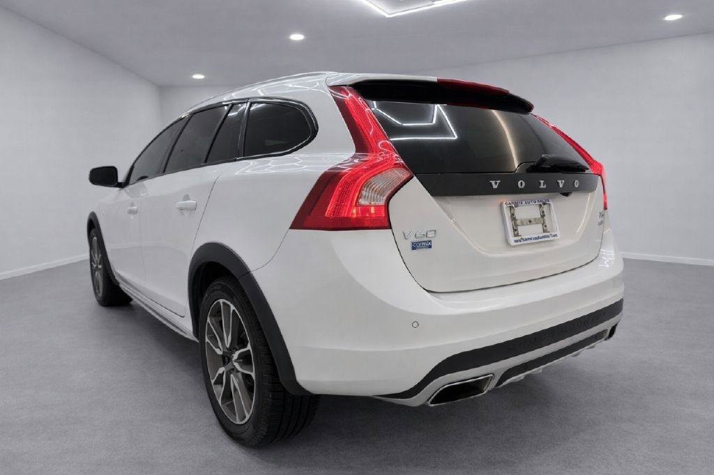 Used 2017 Volvo V60 T5 Cross Country w/ Convenience Package AWD/4WD image 5