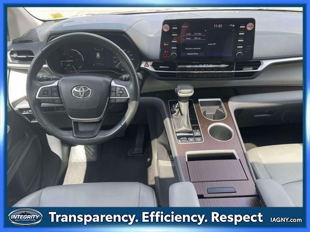 Used 2024 Toyota Sienna XLE FWD image 14