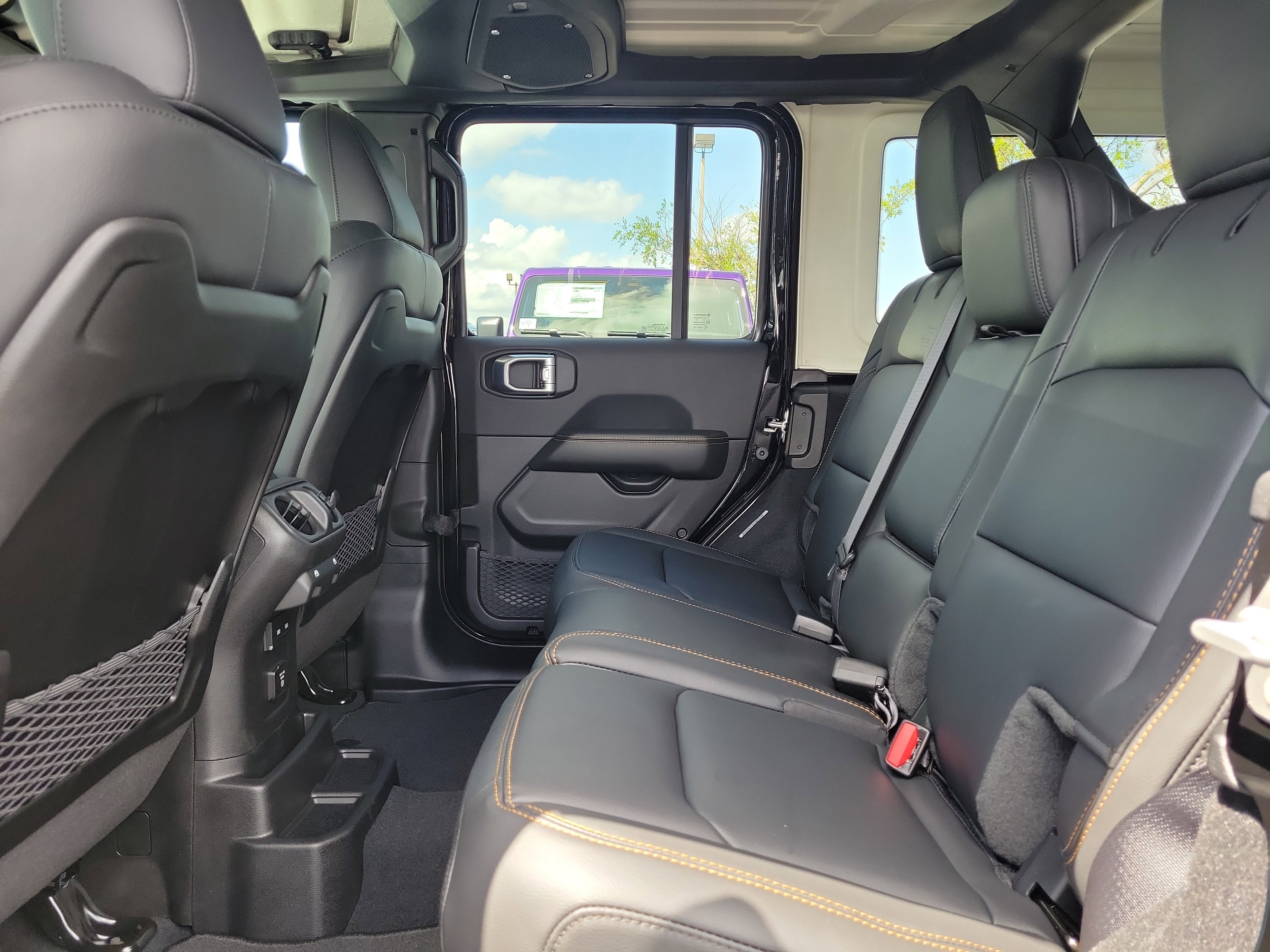 New 2026 Jeep Wrangler Unlimited Sahara AWD/4WD image 9