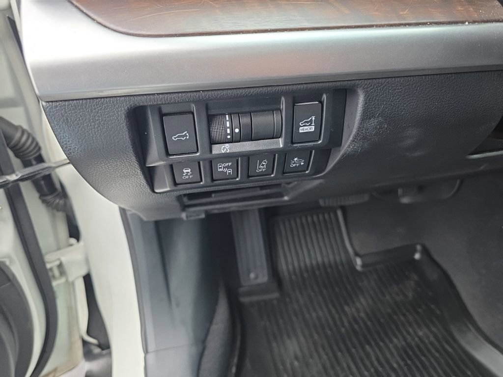 Used 2018 Subaru Outback 2.5i Limited image 18