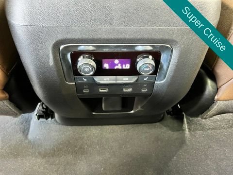 Used 2026 Chevrolet Suburban High Country AWD/4WD image 23