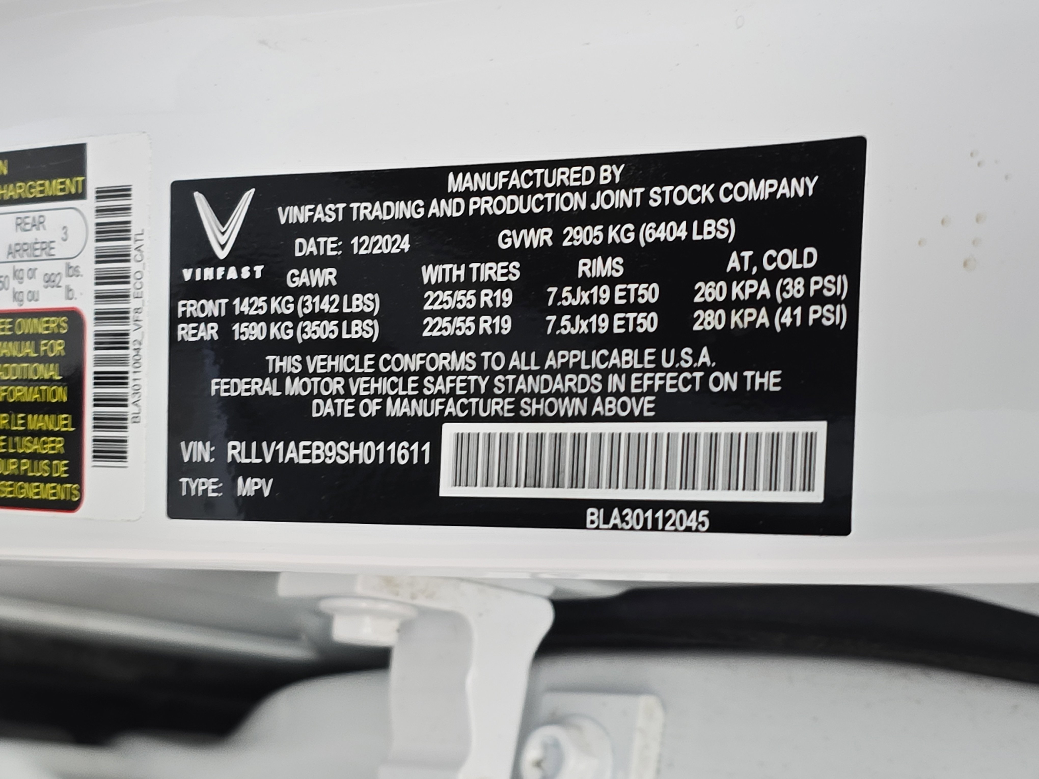 New 2025 VinFast VF 8 Eco image 30