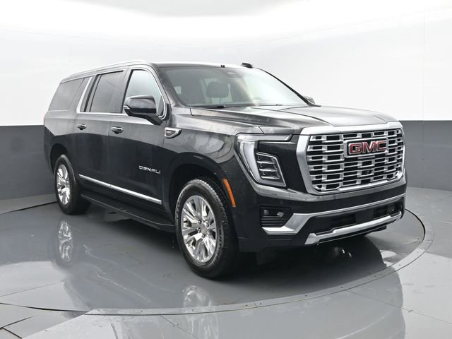 Used 2025 GMC Yukon XL Denali AWD/4WD image 3