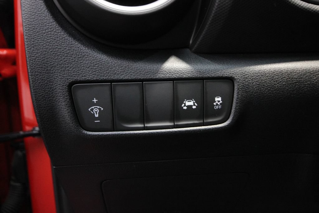 Used 2019 Hyundai Kona SE AWD/4WD image 15