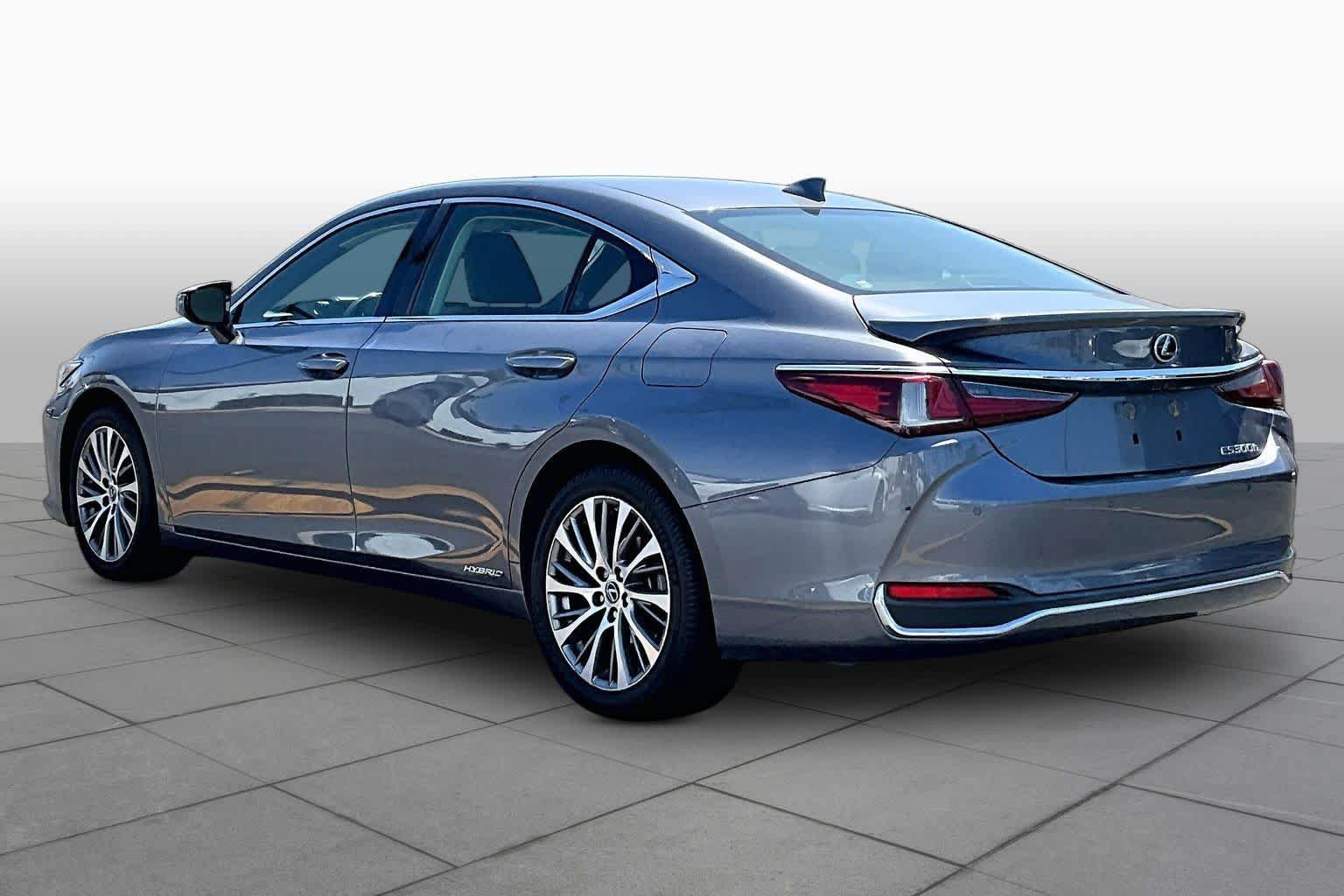 Used 2019 Lexus ES 300h w/ Premium Package FWD image 11