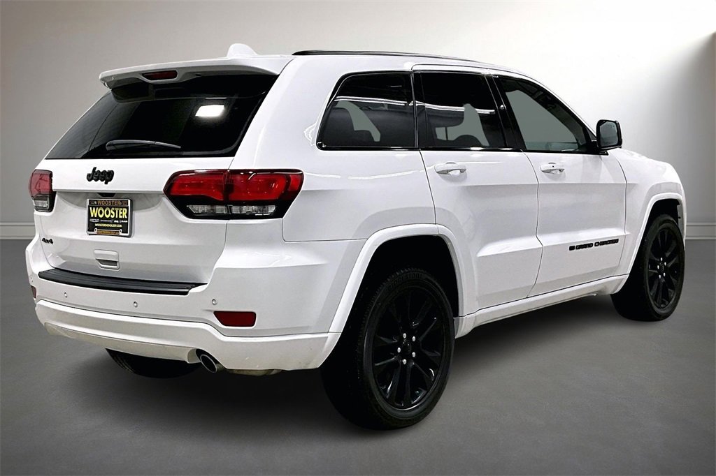 Used 2022 Jeep Grand Cherokee Laredo X image 5