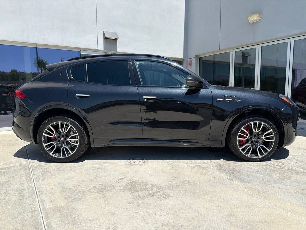 Certified 2023 Maserati Grecale Modena AWD/4WD image 5