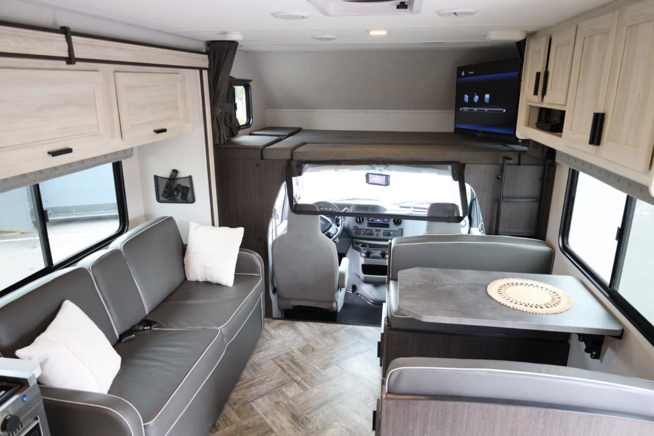 Used 2022 Ford E-450 and Econoline 450 Super Duty w/ Motorhome Prep Package RWD image 8