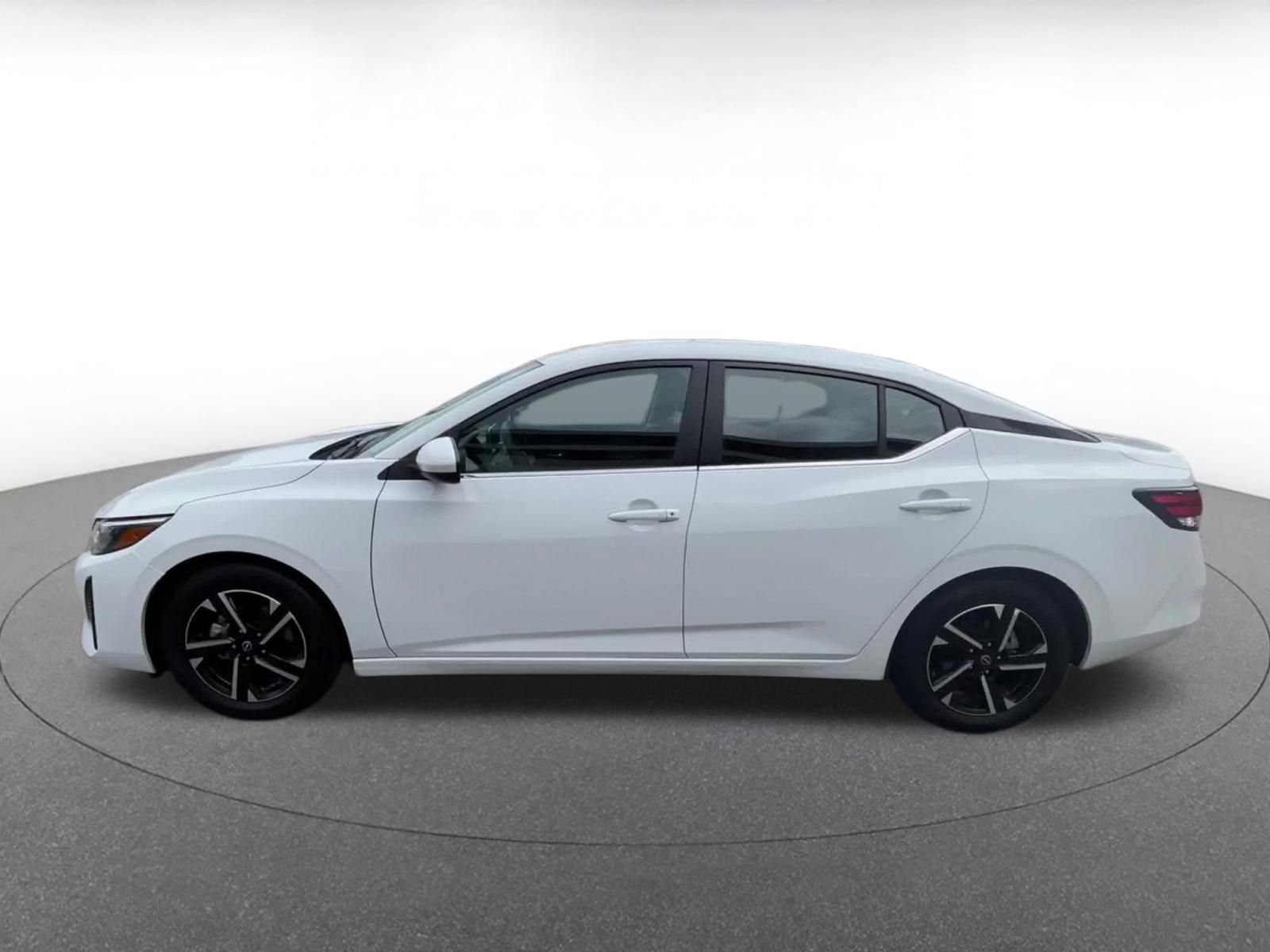 Used 2025 Nissan Sentra SV FWD image 8