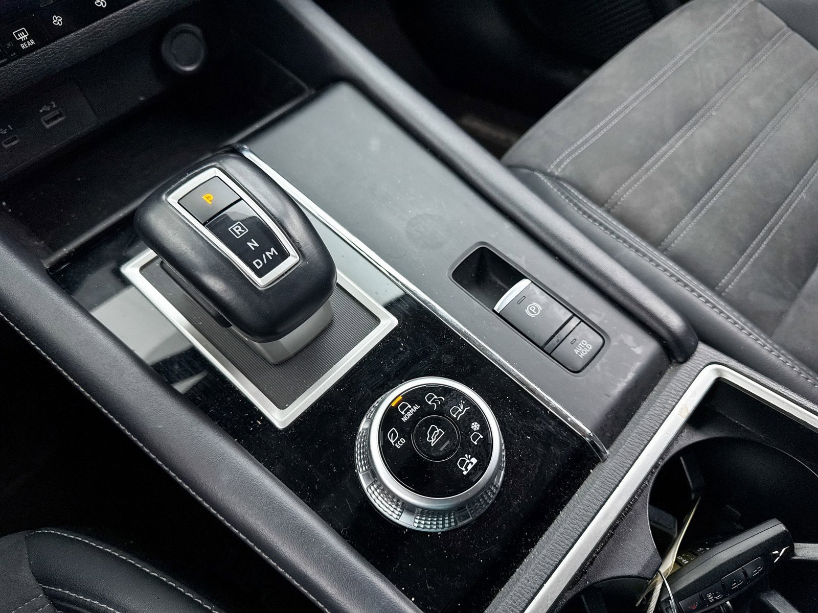 Used 2023 Mitsubishi Outlander SE image 29