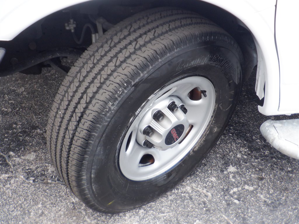 Used 2023 GMC Savana 2500 G2500 w/ Driver Convenience Package image 18