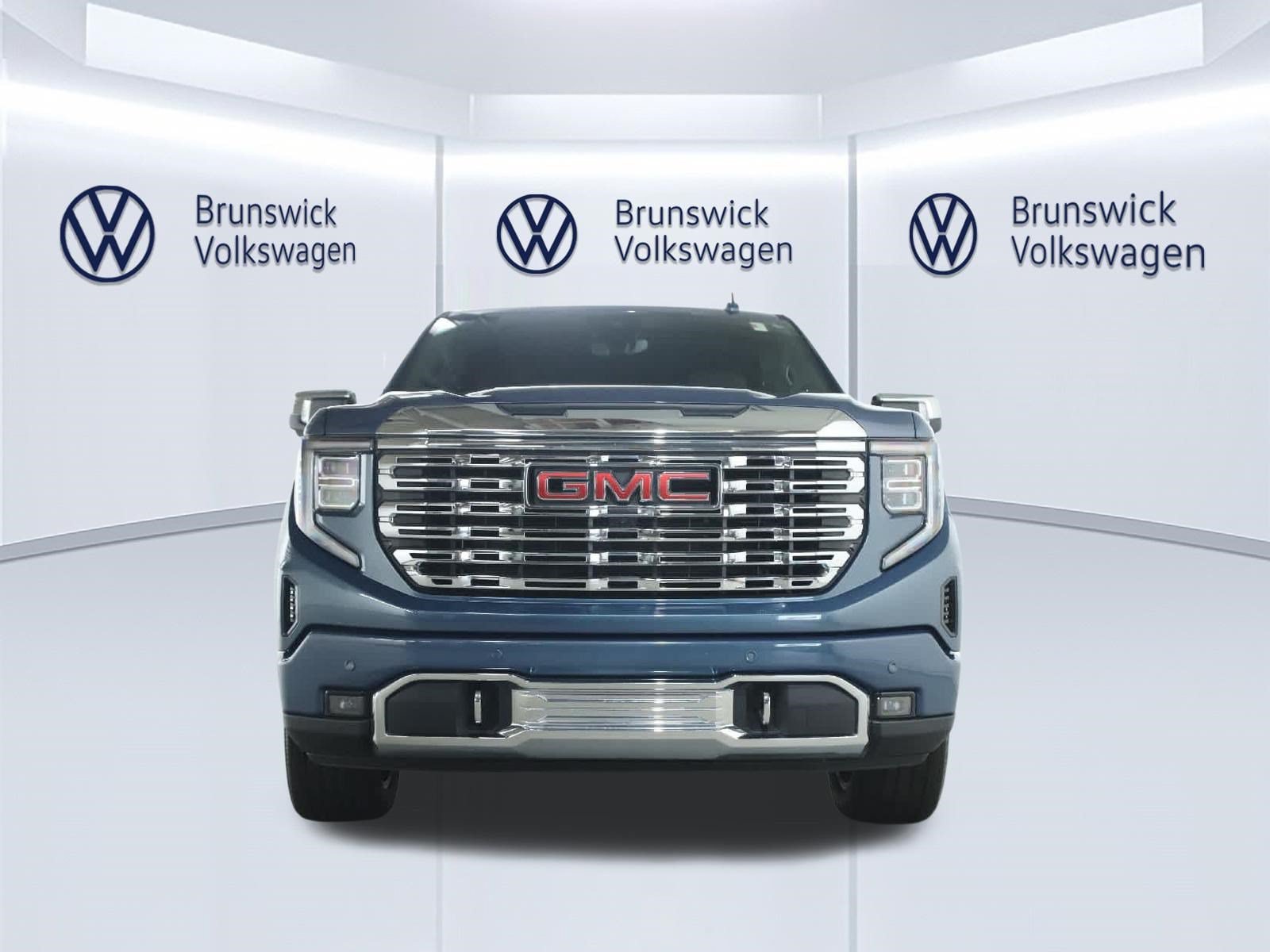 Used 2025 GMC Sierra 1500 Denali w/ Denali Reserve Package AWD/4WD image 5