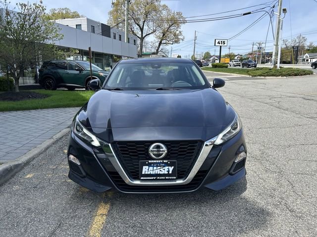 Certified 2021 Nissan Altima 2.5 SV w/ SV Premium Package FWD image 3