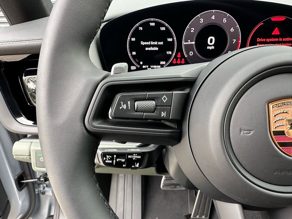 Used 2025 Porsche Panamera image 20