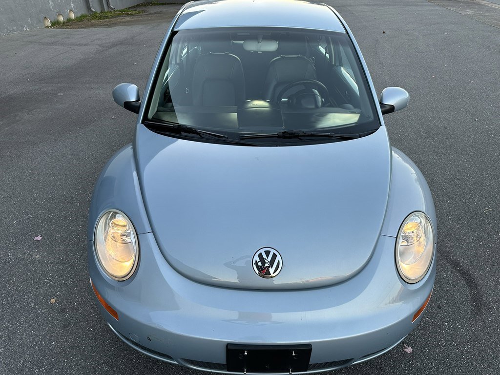 Used 2010 Volkswagen Beetle Coupe image 9