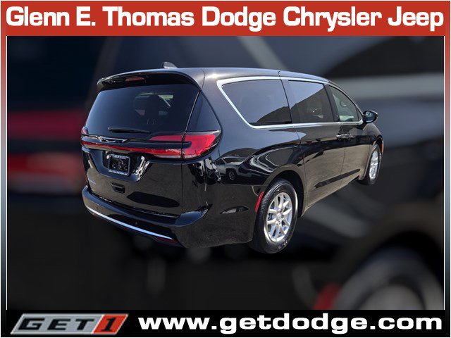 New 2027 Chrysler Pacifica Select FWD image 4