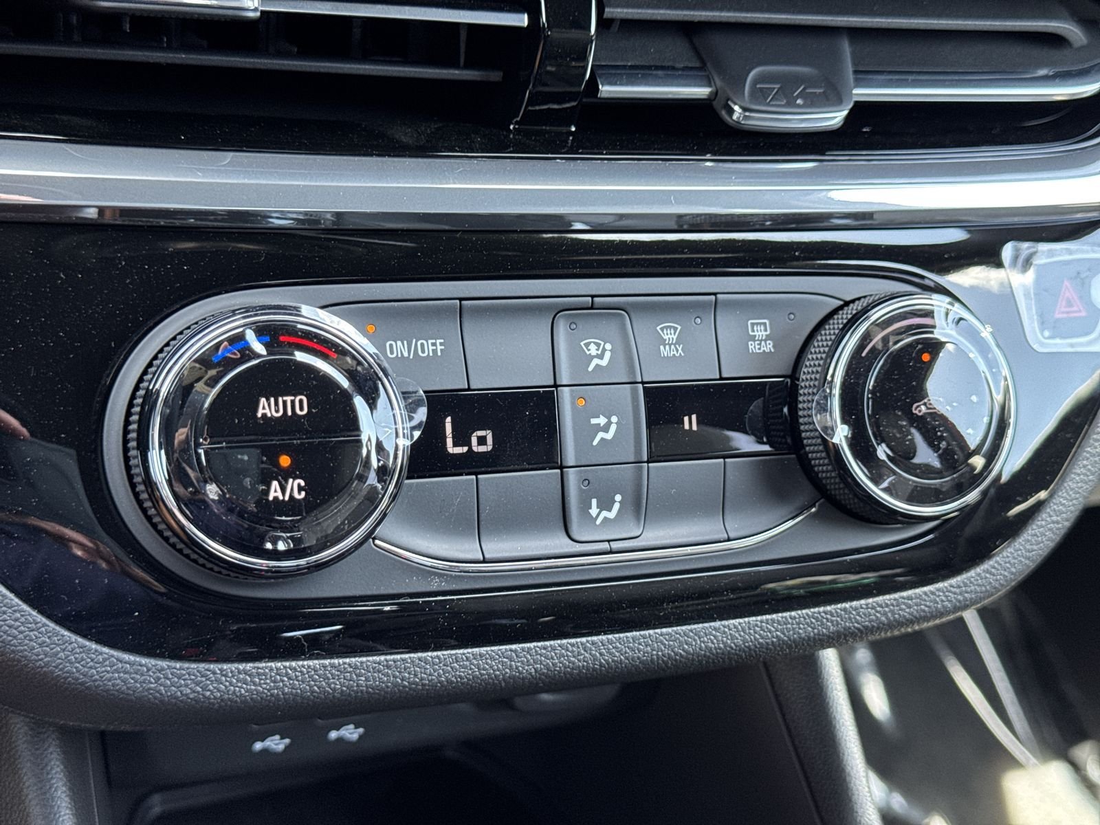 New 2026 Buick Envista Sport Touring FWD image 83