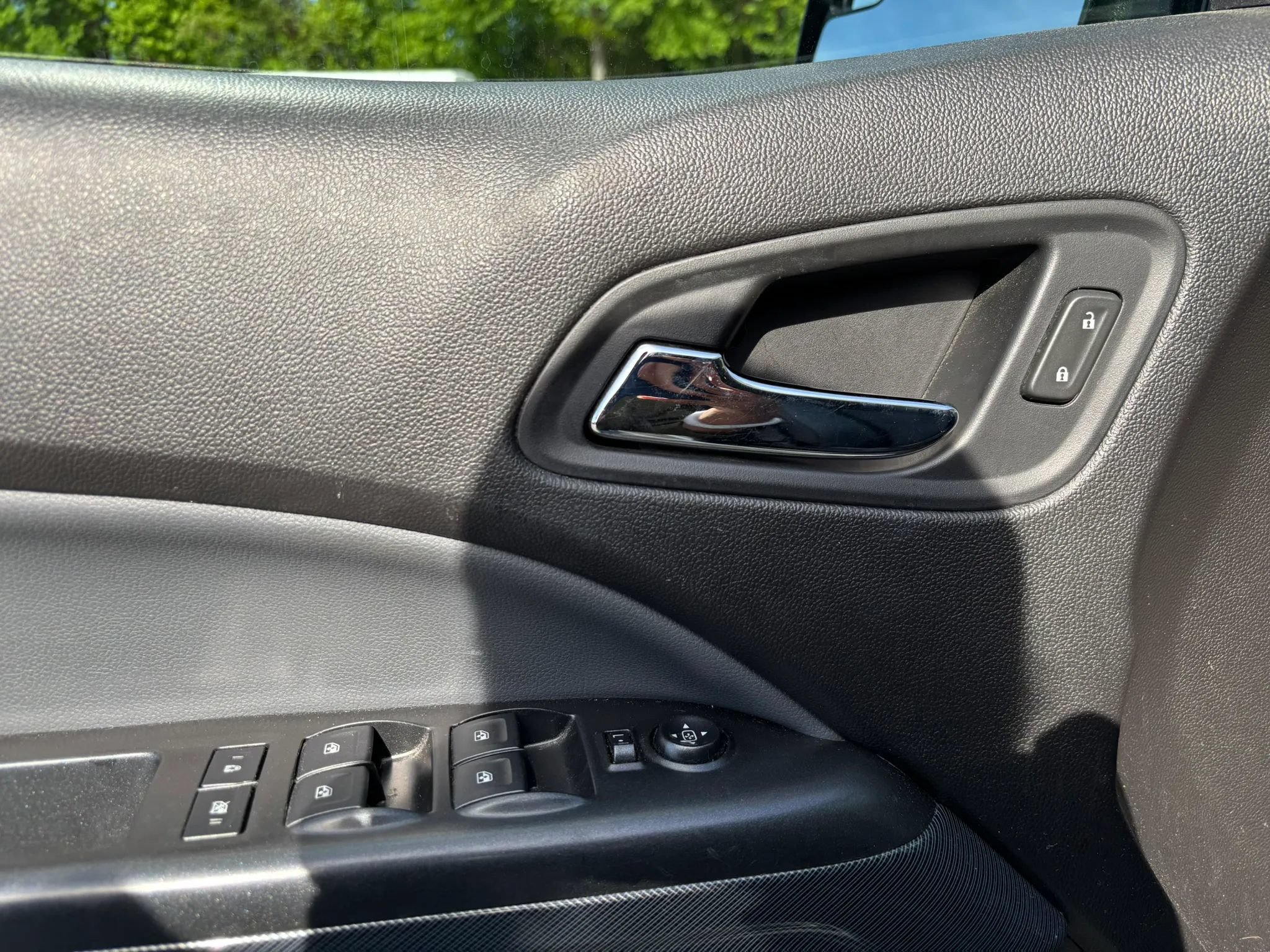 Used 2018 Chevrolet Colorado Z71 AWD/4WD image 16