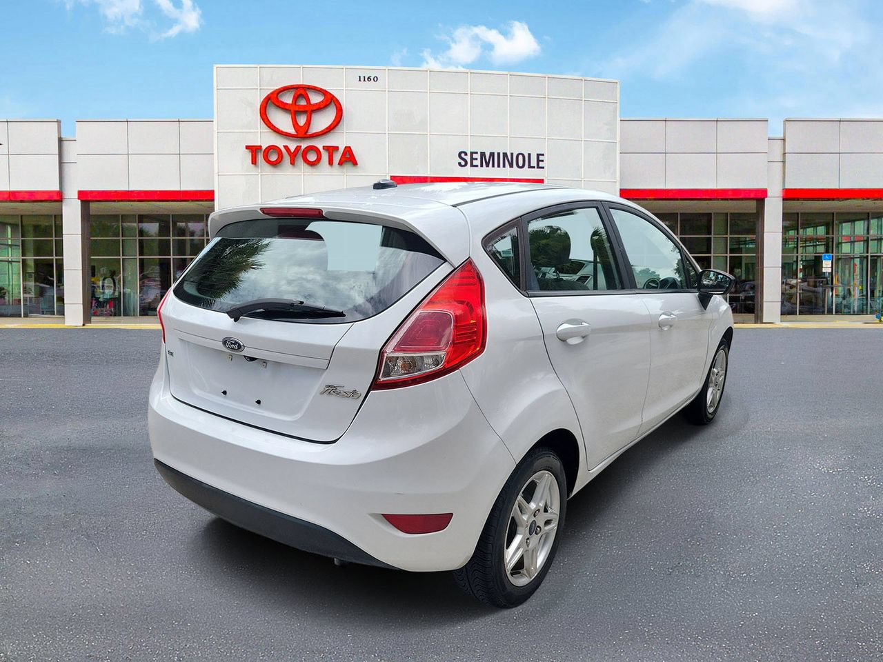 Used 2018 Ford Fiesta SE FWD image 3