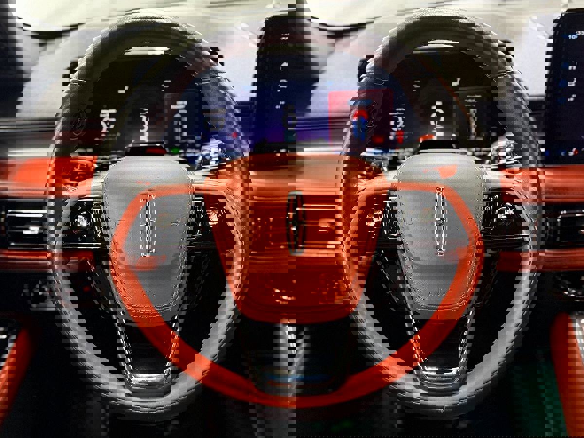 Used 2025 Lincoln Aviator Reserve w/ Jet Appearance Package image 21