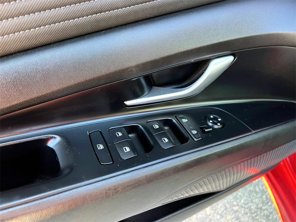 Certified 2023 Hyundai Elantra SEL w/ Convenience Package image 13