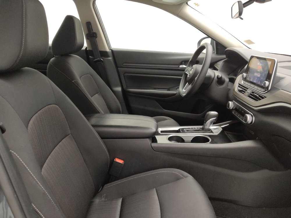 Used 2024 Nissan Altima 2.5 SV image 21